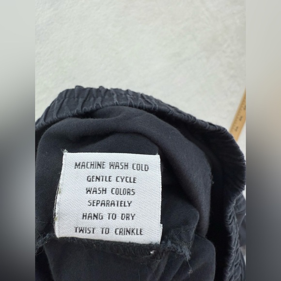 Women’s Black Tulip Brand Cropped Pants White Buttons Size Small Beach Vacation - Picture 11 of 13